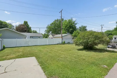 418 20th Avenue N Fargo ND 58102