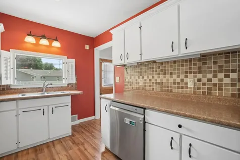 418 20th Avenue N Fargo ND 58102