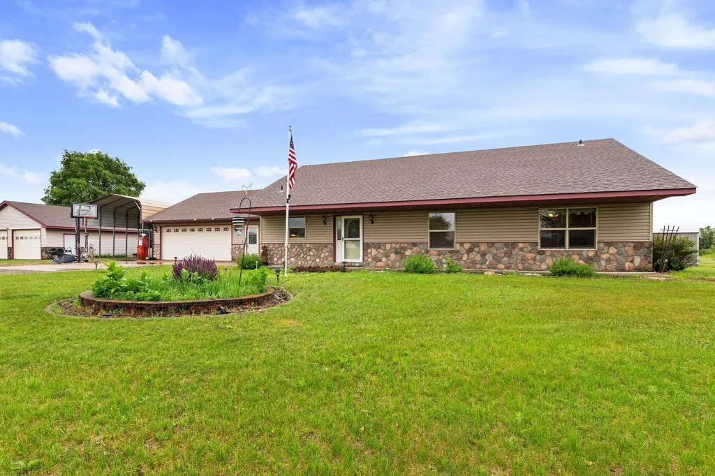 3455 339th Avenue NE Cambridge MN 55008