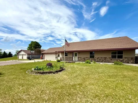 3455 339th Avenue NE Cambridge MN 55008