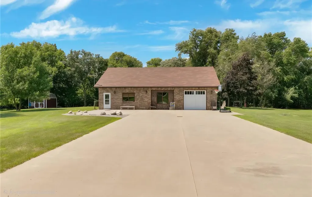 8666 Riverwood Circle N New London MN 56273