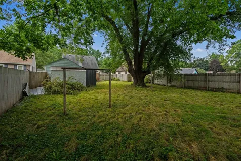1304 10th Avenue NW Austin MN 55912