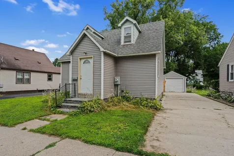 1304 10th Avenue NW Austin MN 55912