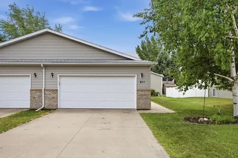 611 36th Avenue S Moorhead MN 56560