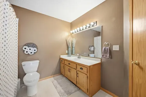 611 36th Avenue S Moorhead MN 56560