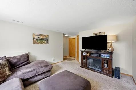 611 36th Avenue S Moorhead MN 56560