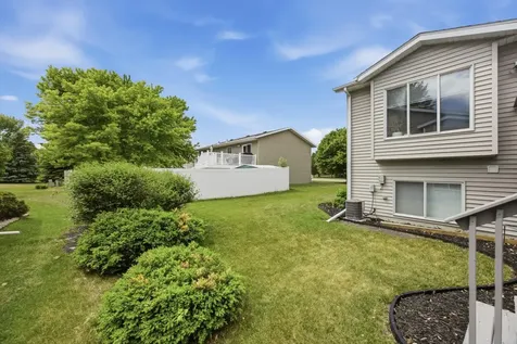 611 36th Avenue S Moorhead MN 56560