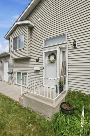 611 36th Avenue S Moorhead MN 56560
