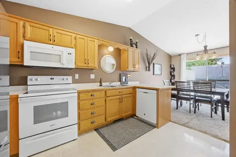 611 36th Avenue S Moorhead MN 56560