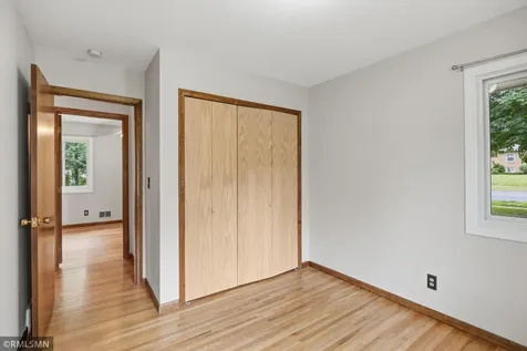 10157 Irwin Road Bloomington MN 55437