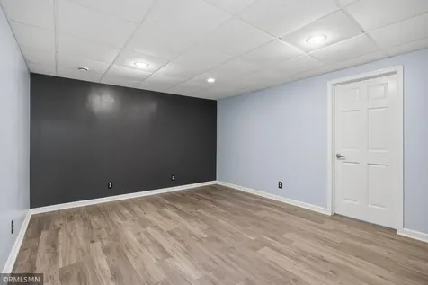 10157 Irwin Road Bloomington MN 55437