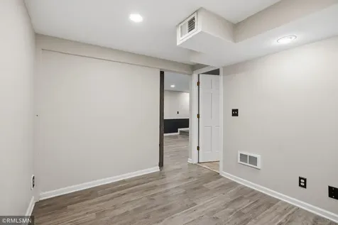 10157 Irwin Road Bloomington MN 55437