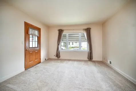 368 W Sarnia Street Winona MN 55987