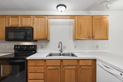 7043 48th Street N Oakdale MN 55128