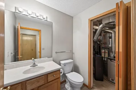 7043 48th Street N Oakdale MN 55128