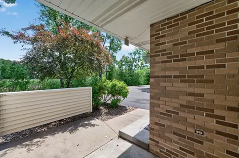 7043 48th Street N Oakdale MN 55128