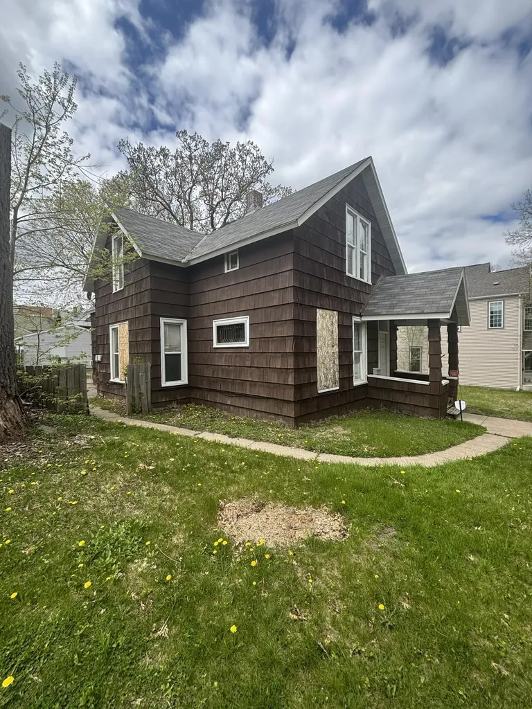 981 Burr Street Saint Paul MN 55130