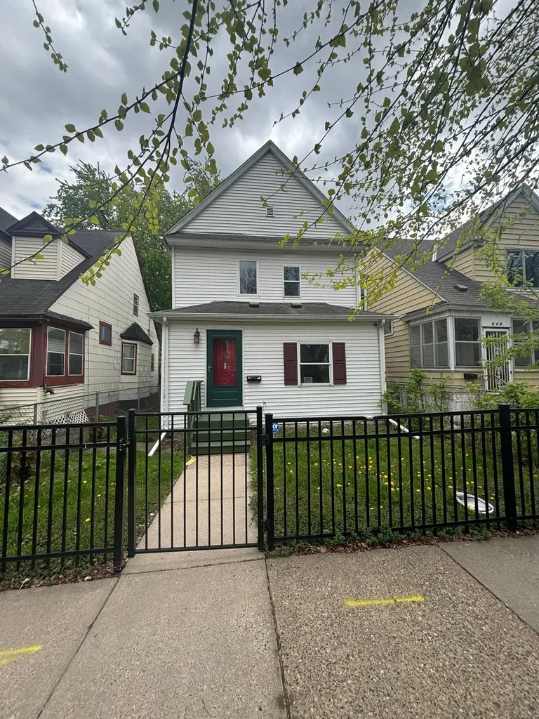 466 Edmund Avenue Saint Paul MN 55103