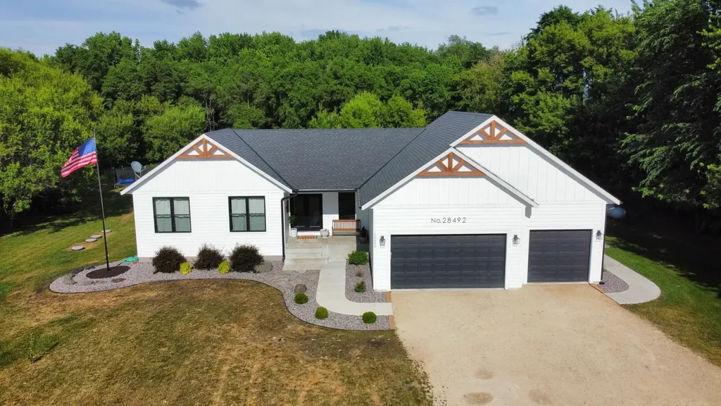 28492 Hogan Avenue Randolph MN 55065