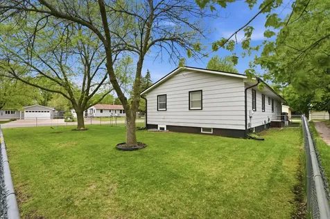 26 4th Avenue SE Saint Joseph MN 56374