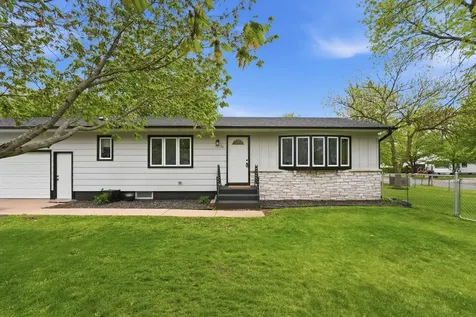 26 4th Avenue SE Saint Joseph MN 56374