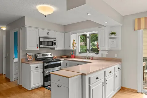17030 30th Avenue N Plymouth MN 55447