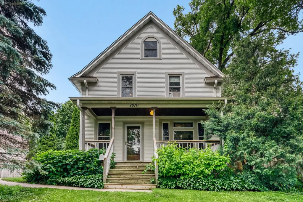 1010 Burns Avenue Saint Paul MN 55106