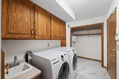 9000 Ashley Terrace Brooklyn Park MN 55443