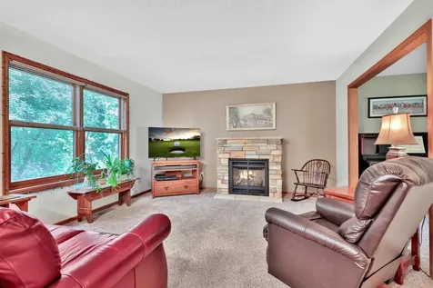 7038 46th Street N Oakdale MN 55128
