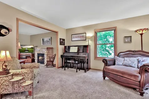 7038 46th Street N Oakdale MN 55128