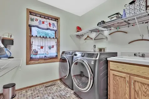 7038 46th Street N Oakdale MN 55128