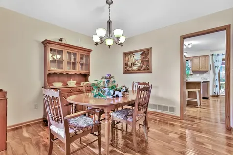 7038 46th Street N Oakdale MN 55128