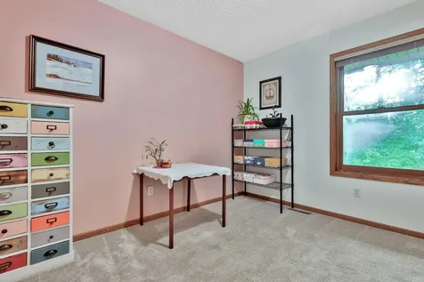 7038 46th Street N Oakdale MN 55128