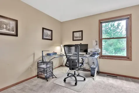 7038 46th Street N Oakdale MN 55128