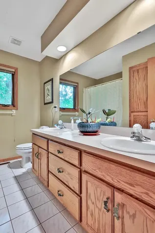 7038 46th Street N Oakdale MN 55128