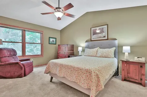 7038 46th Street N Oakdale MN 55128