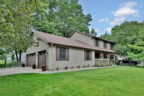 7038 46th Street N Oakdale MN 55128