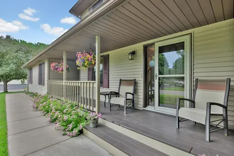 7038 46th Street N Oakdale MN 55128