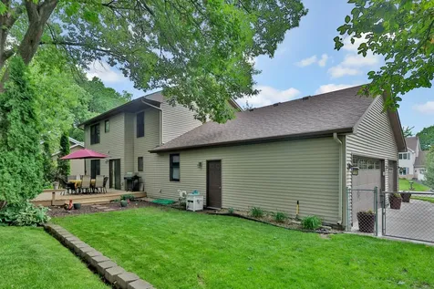 7038 46th Street N Oakdale MN 55128