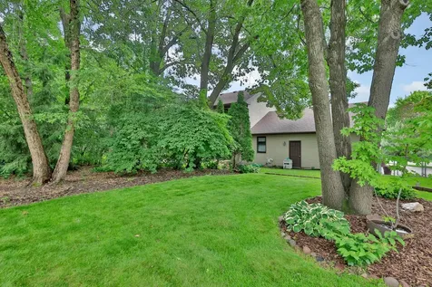 7038 46th Street N Oakdale MN 55128
