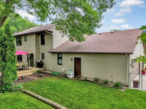 7038 46th Street N Oakdale MN 55128