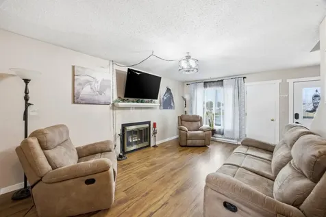 342 12 1/2 Avenue E West Fargo ND 58078
