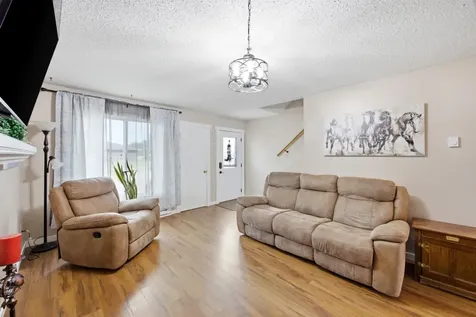 342 12 1/2 Avenue E West Fargo ND 58078