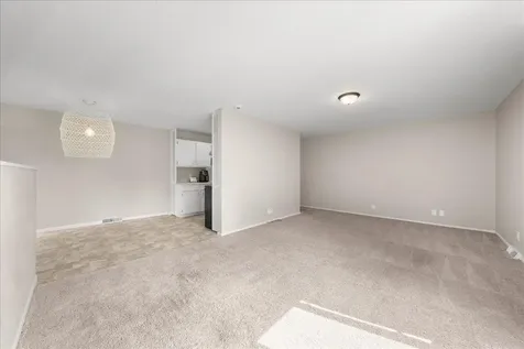 4836 Grenwich Trail N Oakdale MN 55128