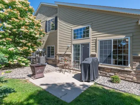 1557 Fox Hunt Way Victoria MN 55386