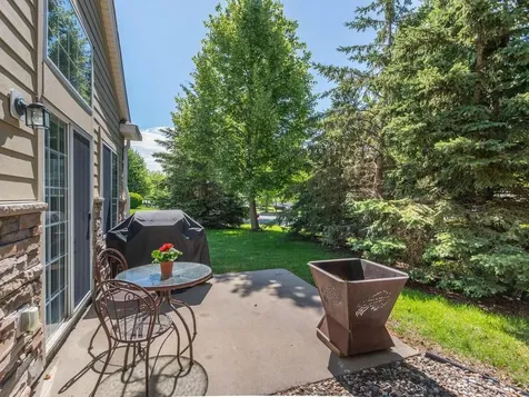 1557 Fox Hunt Way Victoria MN 55386