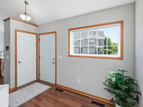 1557 Fox Hunt Way Victoria MN 55386