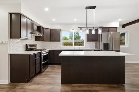 952 Logan Lane South Saint Paul MN 55075