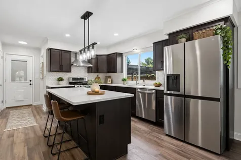 952 Logan Lane South Saint Paul MN 55075
