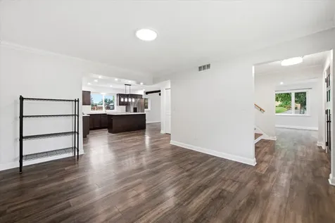952 Logan Lane South Saint Paul MN 55075